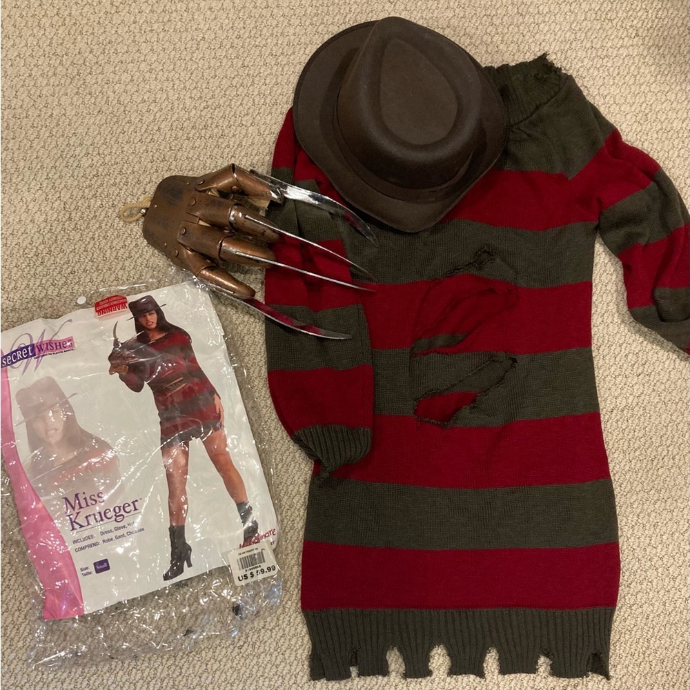 Freddy Krueger woman’s costume small
